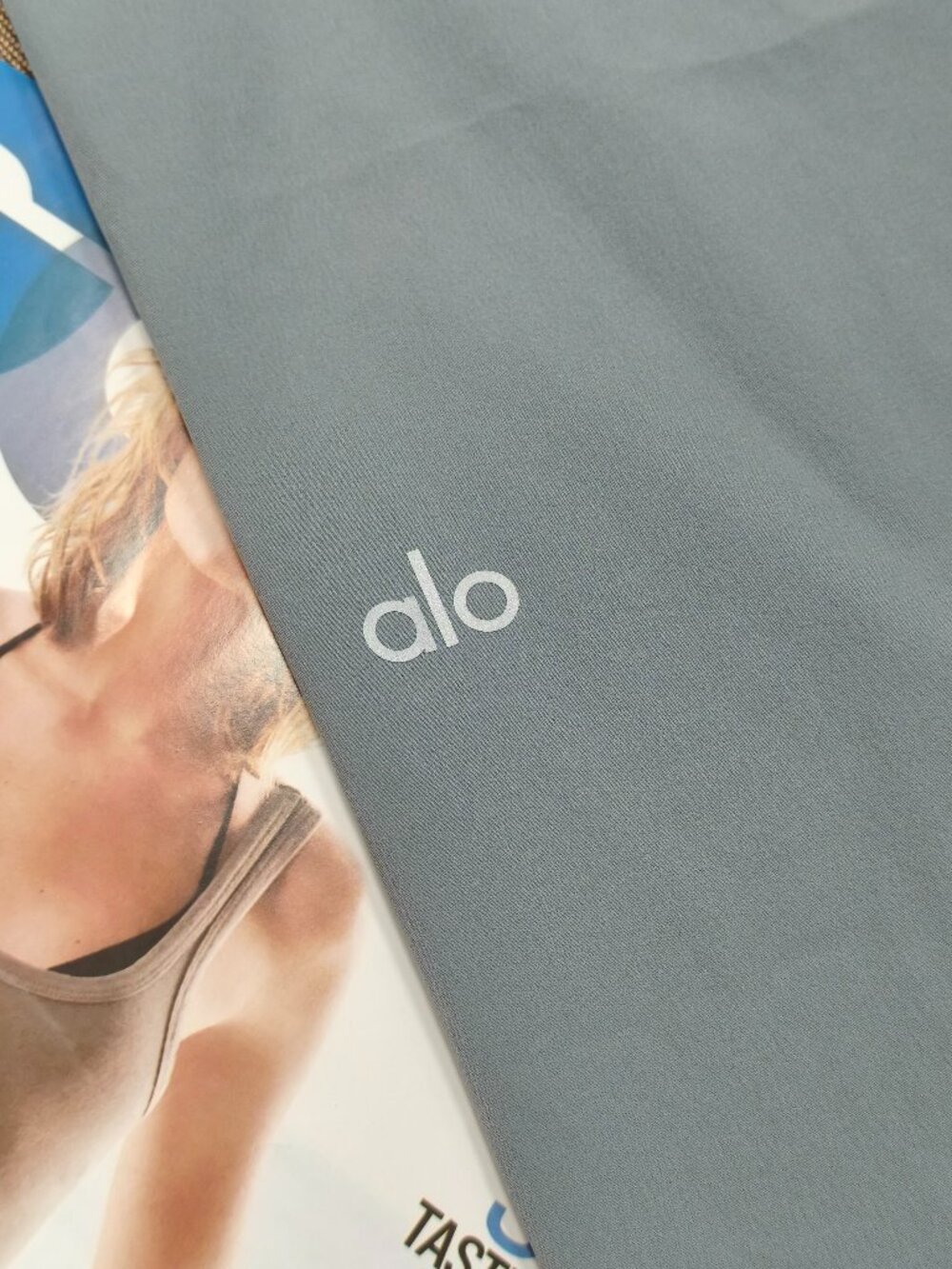 Alo Yoga Regular High Waist Straight Leg Casual Pants Steel Gray🔘New With Tags✨ - Picture 4 of 7